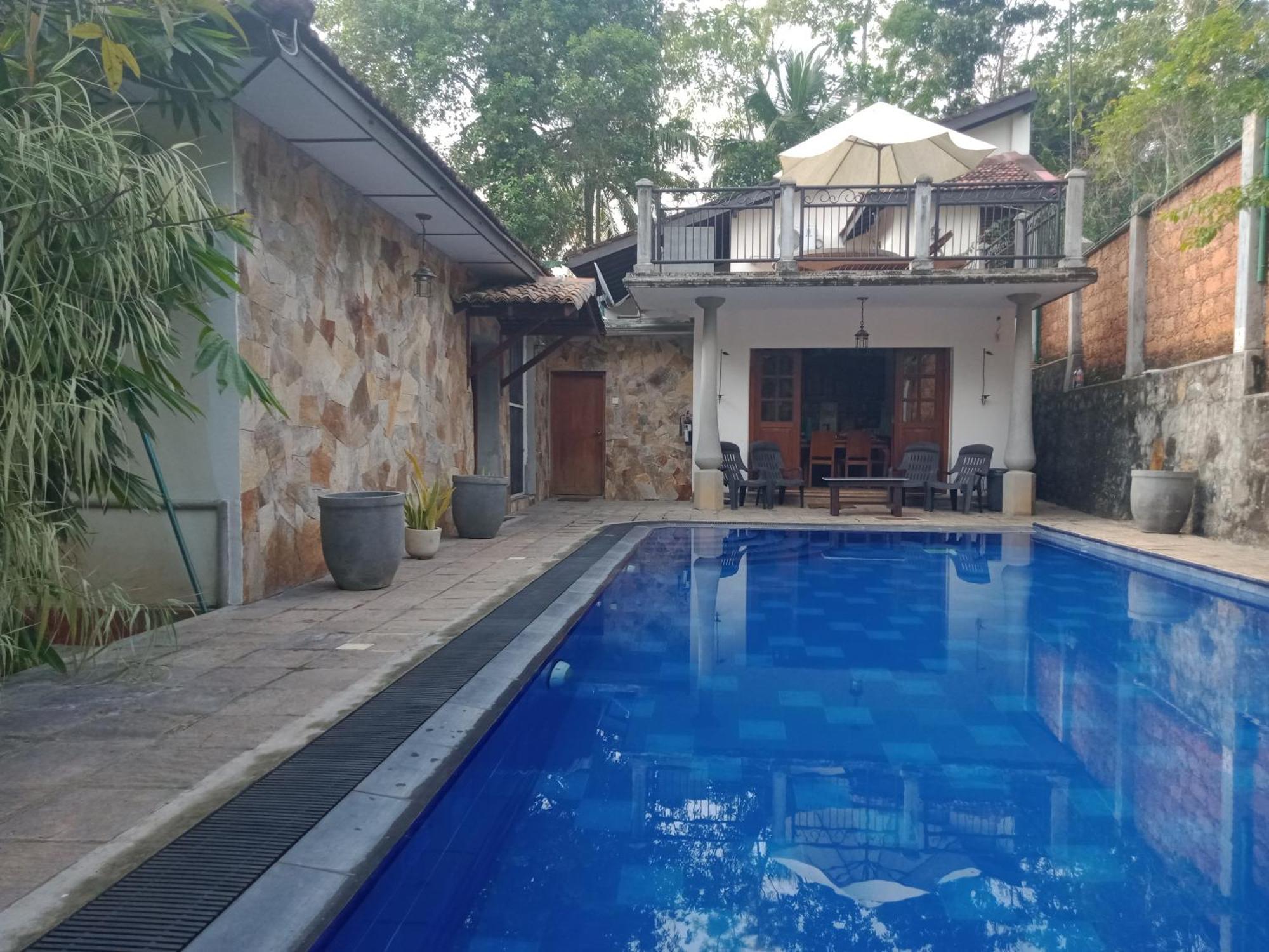 Siriniwasa Luxury Villa With Private Pool 인두루와 외부 사진